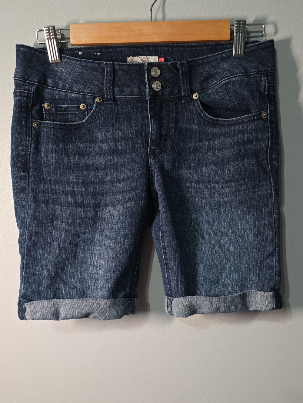 SO Shorts Womens Size 7 Juniors Dark Blue Cuffed Denim Jean Shorts double button